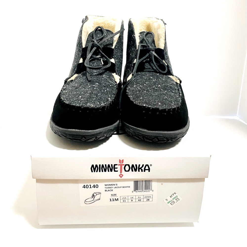 Minnetonka Booties Lined size 11